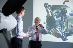 Конструкторы Siemens разработали электродвигатель для самолетов с рекордными показателями